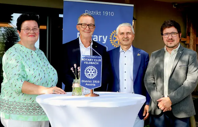Franz Suppan übernahm die rotarische Präsidentschaft von Manfred Schiffer. | Foto: M. Krasnitzer | Rotary Feldbach