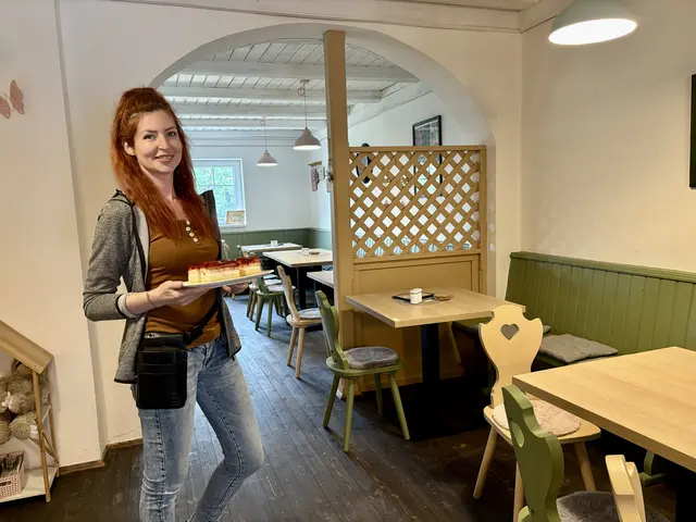 Sophia Hofinger betreibt seit Ende Juni ein charmantes Café in LIndegg bei Bad Blumau. | Foto: Margot Jeitler