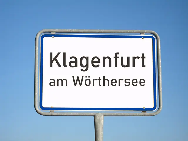 Ein 18-Jähriger ist innerorts mit einer Geschwindigkeit von 96 km/h gefahren.(Symbolfoto) | Foto: stock.adobe.com/at/Elke Hötzel
