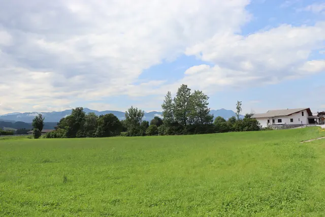 Auf diesem Areal will Langkampfen Kinderbetreuung, Schulen, Altenwohnheim und ein neues Gemeindeamt auf 17.000 Quadratmeter verwirklichen. | Foto: Nimpf