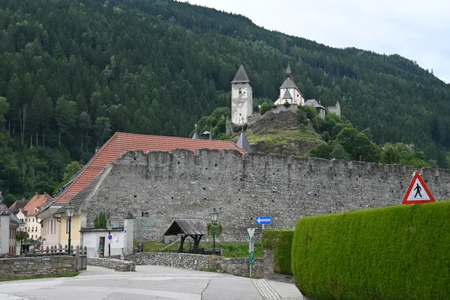 Stadtmauer und Petersberg