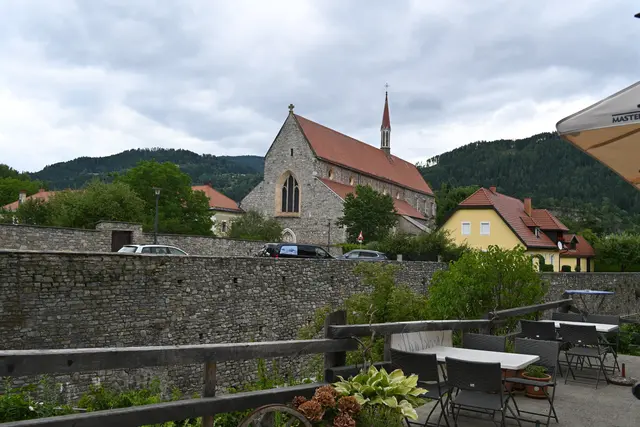 Außerhalb der Stadtmauer die Dominikanerkirche