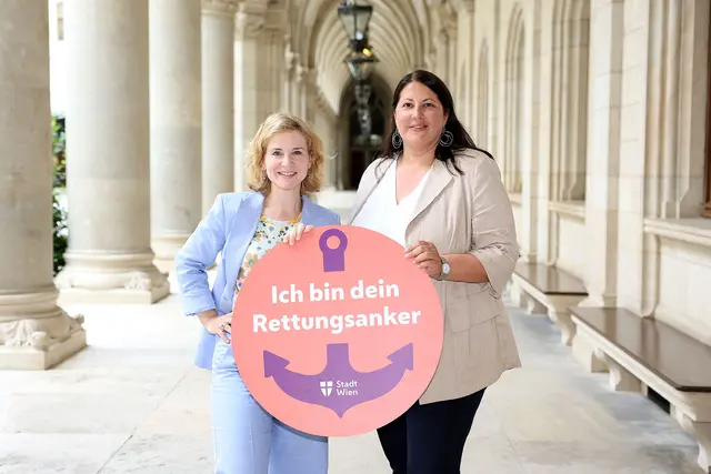 Bundesministerin für Frauen Eva-Maria Holzleitner (l.) und Frauenstadträtin Kathrin Gaál (beide SPÖ) stehen bereits seit 2018 hinter dem Projekt. | Foto: Stadt Wien/Martin Votava