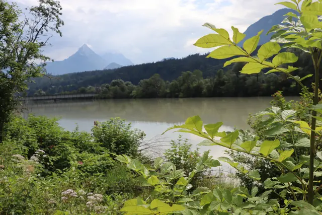 Alle 20 Jahre – 1965, 1985 und 2005 – gab es in Langkampfen ein Hochwasser. Der Serie zufolge könnte es also auch 2025 wieder der Fall sein. Bürgermeister Andreas Ehrenstrasser betont aber, dass man rechtzeitig Maßnahmen ergriffen habe. | Foto: Nimpf
