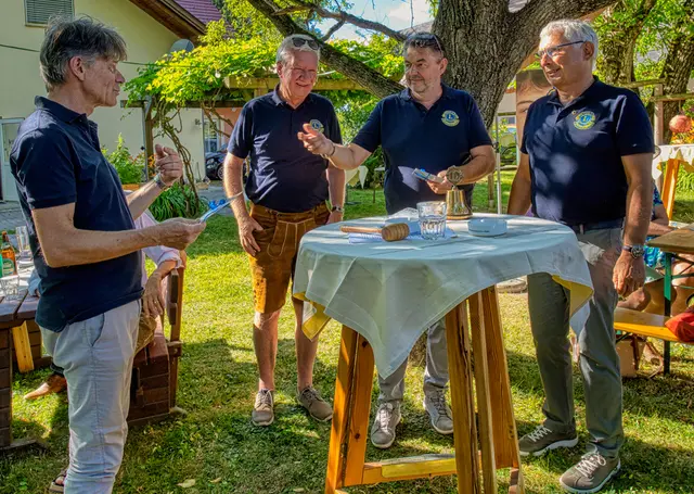Präsidentschaftsübergabe im Obstgarten: Die Lions in Bad Radkersburg formierten sich neu. | Foto: KK