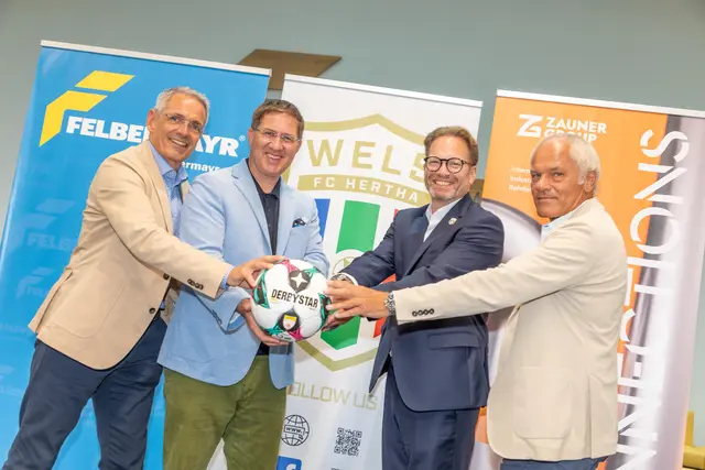 Starke Partner: Horst Felbermayr, Geschäftsführung Felbermayr Holding, Bürgermeister Andreas Rabl, der Präsident des FC Hogo Hertha, Wolfgang Nöstlinger sowie Aufsichtsratsmitglied Manfred Zauner. | Foto: Felbermayr/Lackner