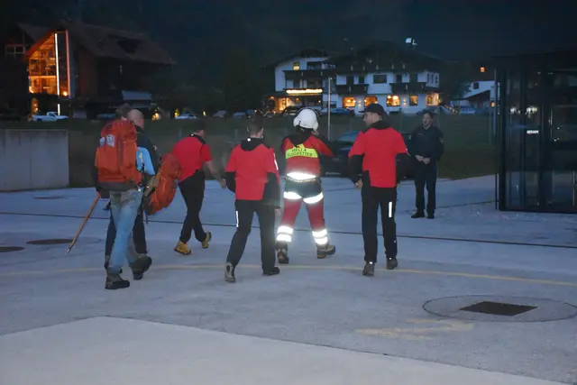 Die Wanderer unterschätzten die Herausforderung des Höhenwegs. | Foto: Zoom Tirol