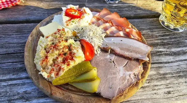 G'schmackige Brettljausn vom Mostheurigen Aigner. | Foto: Mostheuriger Eigner
