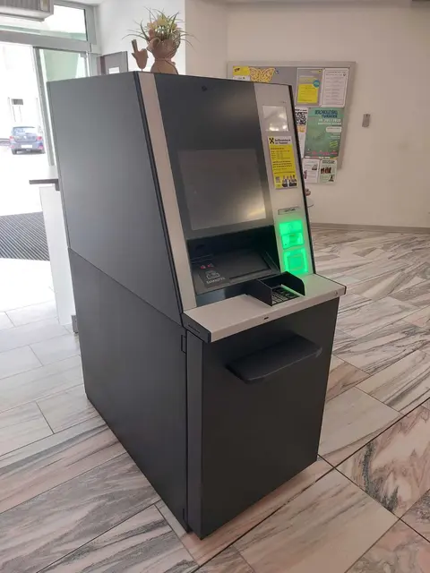 Oft lange Wege per Auto oder Bus zum nächsten Bankomaten. | Foto: Raiffeisenbank im Thayatal