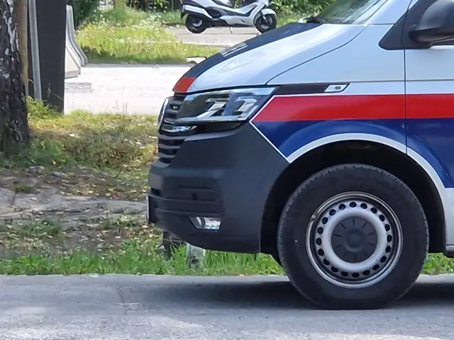 Später habe er festgestellt, dass von seinem Konto Geld behoben wurde und seiner Karte weitere Einkäufe getätigt wurden. (Symbolfoto) | Foto: MeinBezirk.at