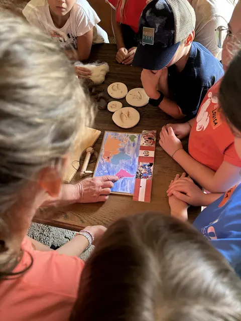 Forschen und schlaue Fragen stellen – das dürfen Kinder an der KinderUni. | Foto: KinderUni OÖ