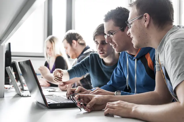 Die Seminare drehen sich um IT, Mediatrends, PR, Nachhaltigkeit, Gesundheit und Persönlichkeitsentwicklung. | Foto: FH Joanneum/Luttenberger