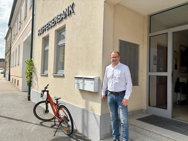 Bürgermeister Christian Krottendorfer (ÖVP) kämpft dennoch weiter für eine Bankomat-Lösung. | Foto: Markus Kahrer