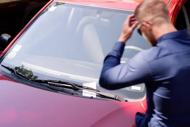 Der 47-Jährige raste auf den Parkraumwächter zu, bedrohte und beschimpfte ihn. (Symbolfoto) | Foto: stock.adobe.com/at/Andrey Popov 