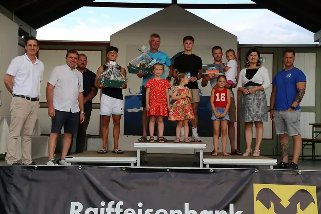 Siegerehrung am St.Andräer See | Foto: Flicker, St. Andräer Aquathlon