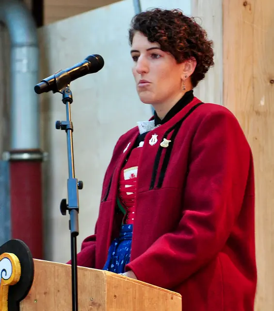 Claudia Baumholzer ist seit kurzem im Amt - und sie ist die erste Obfrau in der Geschichte der Musikkapelle. | Foto: Hassl