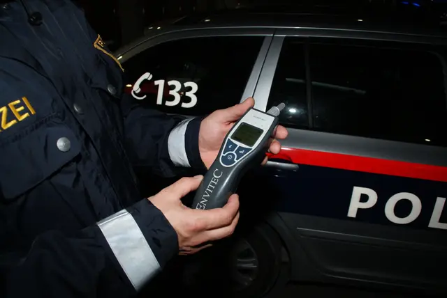 Am Mittwochabend wurde ein 37-jähriger Autofahrer von der Polizei gestoppt. Zuvor war der Mann alkoholisiert und ohne gültige Fahrerlaubnis unterwegs.  | Foto: Symbolfoto/Archiv