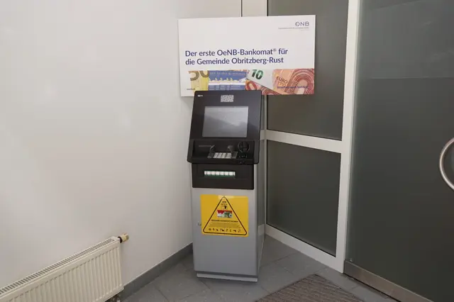 Mit ersten Juli wurde im Gemeindeamt in Obritzberg-Rust ein Bankomat aufgestellt. | Foto: Gemeinde Obritzberg-Rust