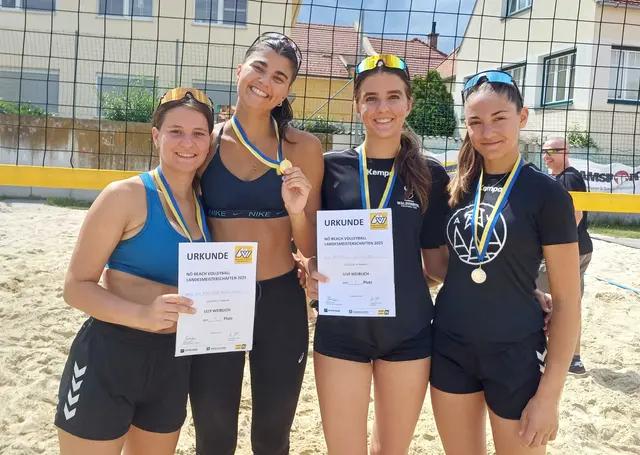 Die Bilanz für das Raiffeisen Waldviertel Volleyballteam fällt mit Gold für Marlene Schmid und
Silber für Lilli Artner in jedem Fall mehr als positiv aus. | Foto: Union Raiffeisen Volleyball