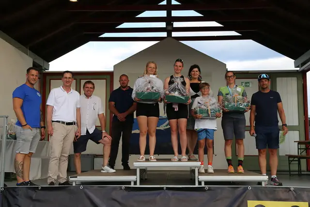 Siegerehrung am St.Andräer See | Foto: Flicker, St. Andräer Aquathlon