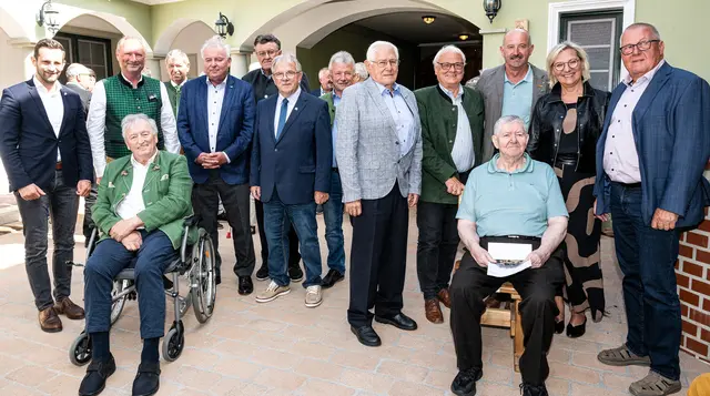 Das Altbürgermeistertreffen in Fürstenfeld stand ganz im Zeichen der Geburtstage von Josef Hauptmann (80), Willibald Schmidt (80) und Franz Handler (75). | Foto: Josef Rath