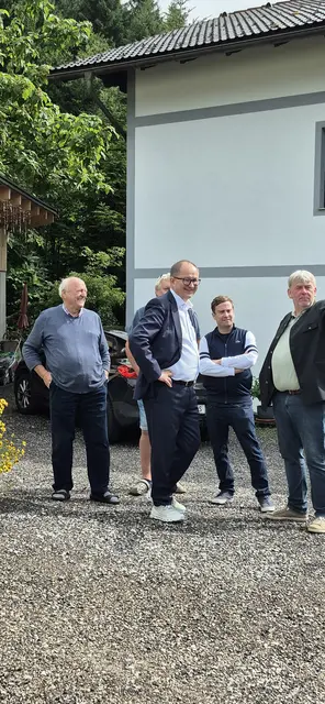 In Großraming standen ihm Vizebürgermeister Bernhard Maier und der stellvertretende Ortsparteivorsitzende Oliver Dittrich zur Seite. | Foto: SPÖ Bezirk Steyr-Land