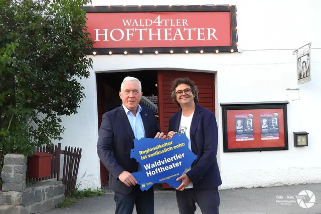 Kultur.Region.Niederösterreich-Geschäftsführer Martin Lammerhuber mit Intendant Moritz Hierländer. | Foto: Karl Tröstl