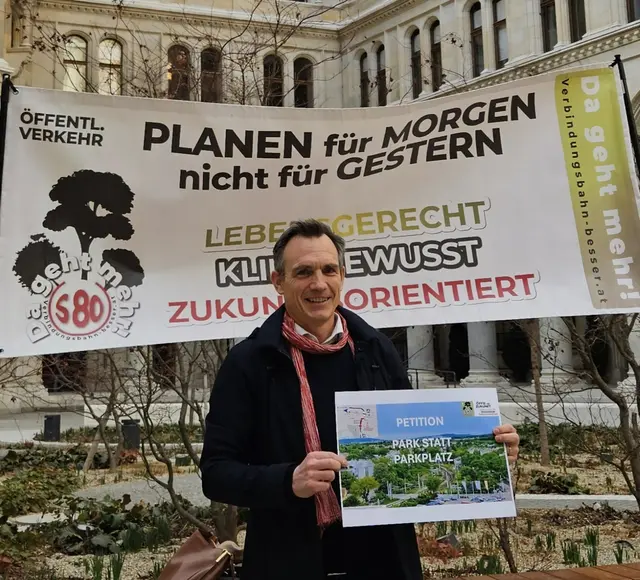 Peter Pelz, Neos-Bezirksrat und Mitglied von 