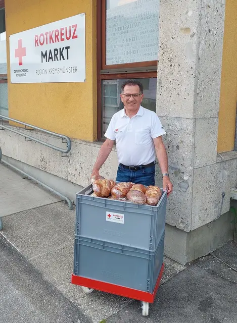 Vorwiegend verderbliche Waren von Märkten, Erzeugern und Lieferanten werden kostenlos zur Verfügung gestellt. | Foto: Rotes Kreuz
