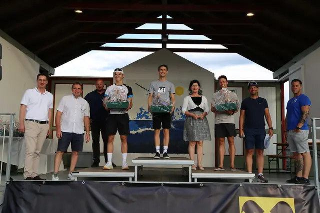 Siegerehrung am St.Andräer See | Foto: Flicker, St. Andräer Aquathlon