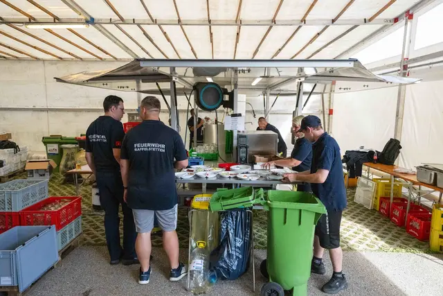 Die Arbeit im Hintergrund | Foto: Karl Pils