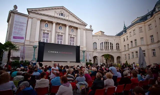 Cinema Paradiso Open Air Kino am Theaterplatz Baden von 24.7.-17.8.25 | Foto:  Cinema Paradiso