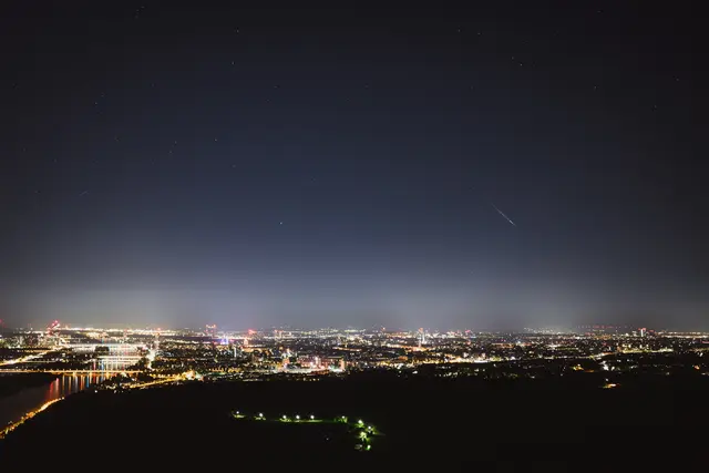 Geeignete Orte für eine halbwegs gute Sicht auf den Nachthimmel wären laut ihr jedenfalls die Donauinsel, freie Flächen in Süßenbrunn oder rund um die Seestadt. (Archiv) | Foto: Max Slovencik / EXPA / picturedesk.com
