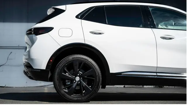 Immer mehr SUV prägen Tirols Straßenbild. Über die Hälfte der Neuwagen in Tirol sind mittlerweile SUV. | Foto: unsplash