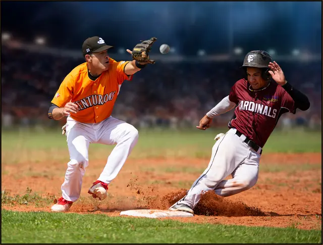 Spannende Baseball-Szenen am Chickensfield in Wels – trotz starkem Gegner und Rückstand kämpfen die Centurions bis zur letzten Sekunde. | Foto: Günter Leitenbauer