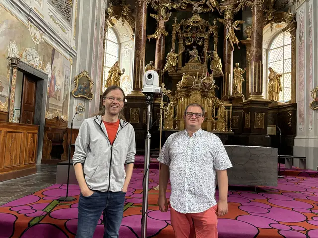 Bernhard Weber (links) mit dem Teamkollegen, technischen Koordinator und Streaming-Zuständigen Franz Hauser | Foto: MeinBezirk