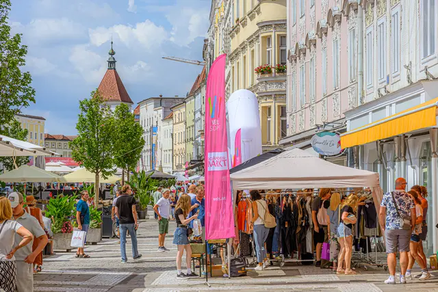In der Fuzo wird's bunt: Anfang August ist's wieder Zeit für den Schnäppchenmarkt. | Foto: WMT/Rene Hauser