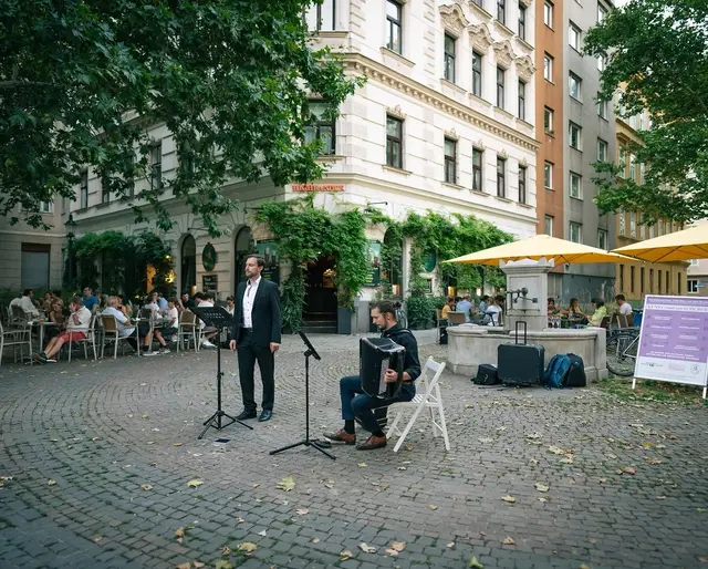 Das Atelier "Sol" lädt an vier Abenden zu einer literarisch sowie musikalischen Veranstaltung vor dem Brunnen am Sobieskiplatz.  | Foto: Atelier Sol