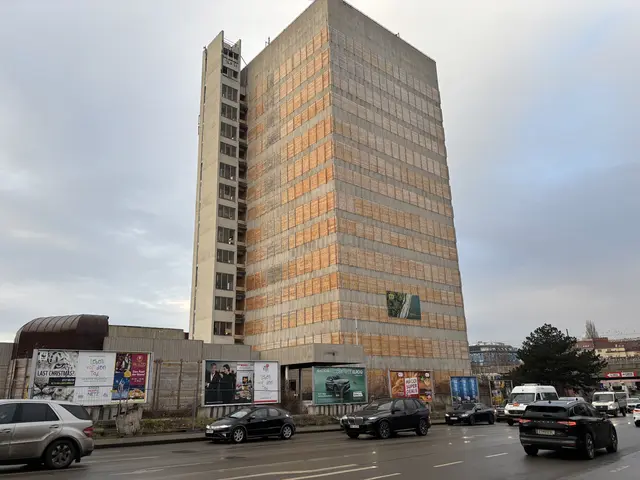Das Ex-Pressezentrum gleicht einem Geisterhaus.  | Foto: Laura Rieger/MeinBezirk