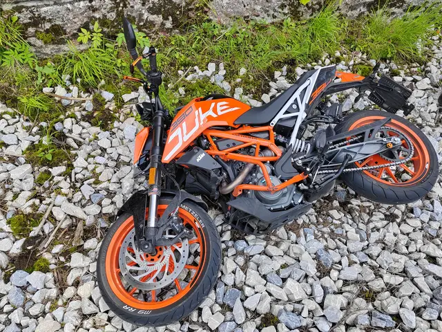 In Hainzenberg verlor ein Motorradlenker die Kontrolle über sein Bike in einer Kurve. | Foto: ZOOM.Tirol