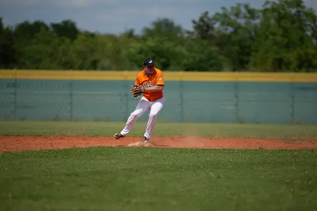 Spannende Baseball-Szenen am Chickensfield in Wels – trotz starkem Gegner und Rückstand kämpfen die Centurions bis zur letzten Sekunde. | Foto: Günter Leitenbauer