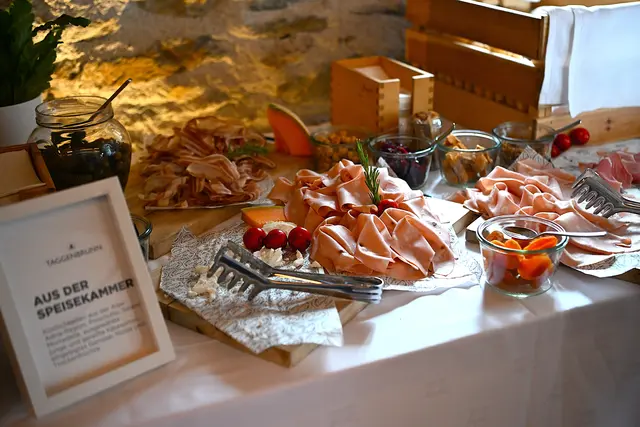 Die Teilnehmer konnten sich aus der Speisekammer bedienen | Foto: Josef Bodner