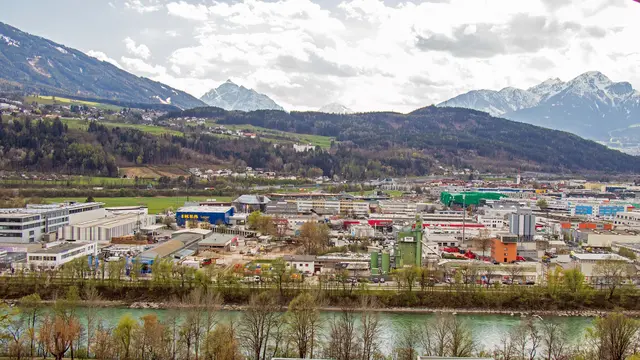 Im Gewerbegebiet Rossau tritt ab 1. September eine neue Parkraumlösung in Kraft. | Foto: © IKM/F. Bär