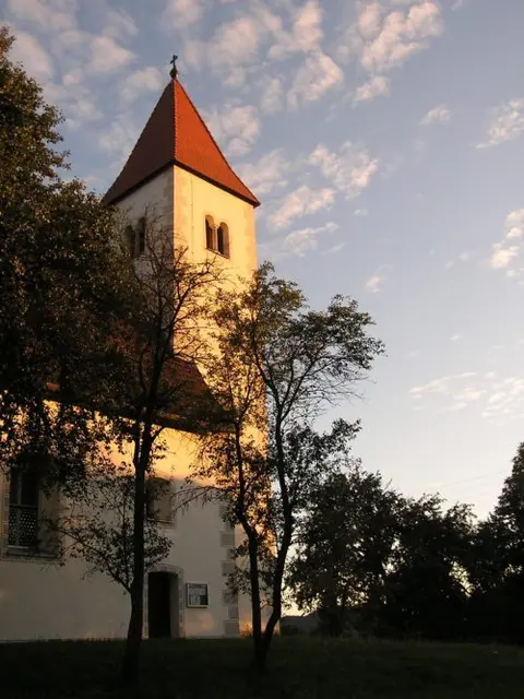 Weinbergkirche bei Sonnenuntergang | Foto: privat