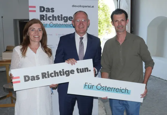 Nationalratsabgeordnete Angela Baumgartner, Bundesminister für Inneres Gerhard Karner und Landtagsabgeorndeter René Lobner. | Foto: bzgsdf@vpnoe