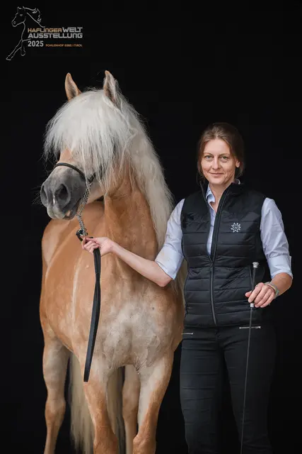 Christina Zierfuß mit Stute von Alois Wimmer aus Mitterberghütten | Foto: Zauberlicht Fotografie