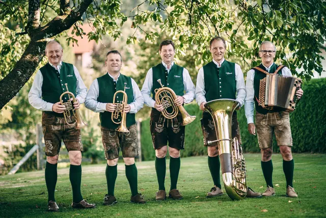 Die Innkreis-Tanzlmusi freut sich auf viele Besucher. | Foto: Innkreis-Tanzlmusi