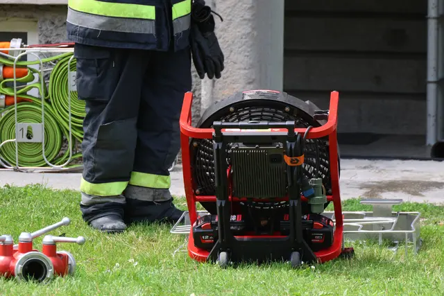 Großeinsatz der Einsatzkräfte in Wels-Neustadt. Ein vermeintliches Feuer stellte sich als angebranntes Essen heraus. | Foto: laumat.at