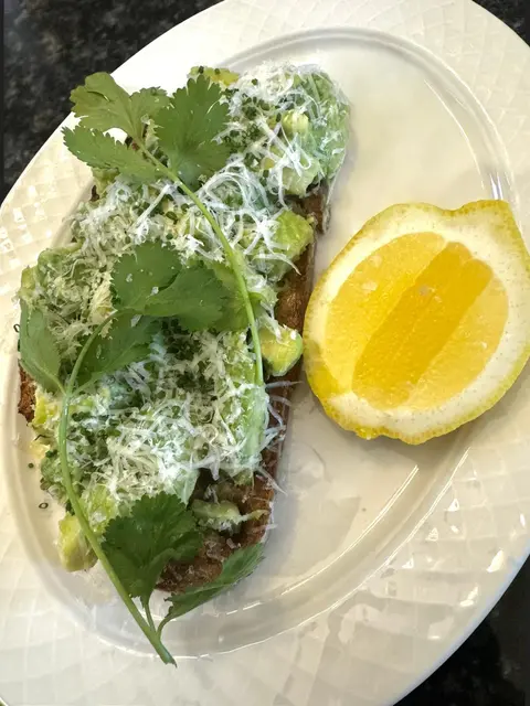 Das Avocadobrot ist Lowes Favorit. | Foto: Café Florianihof