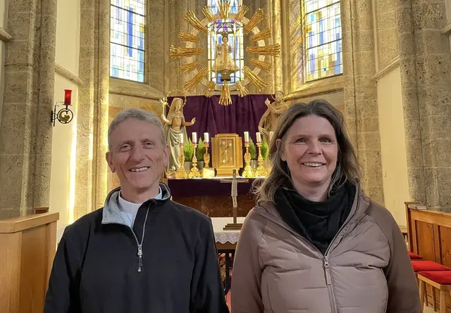 Wallfahrtspriester Bernhard Maria Werner und Pfarrhelferin Sylvia Rettenwender. | Foto: Erzdiözese Salzburg/Trisha Rufinatscha